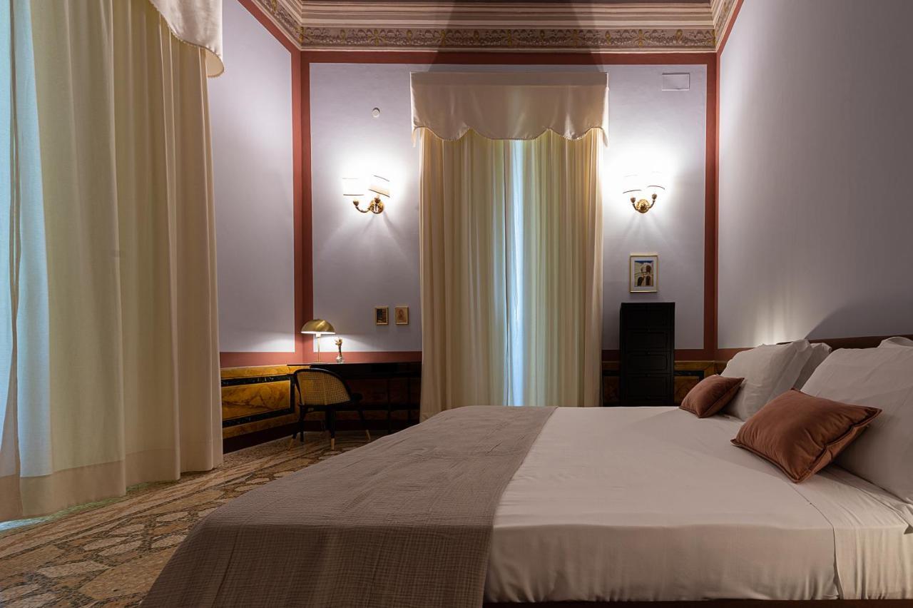 Bed and Breakfast Palazzo Francesco Grassi Aradeo Exterior foto