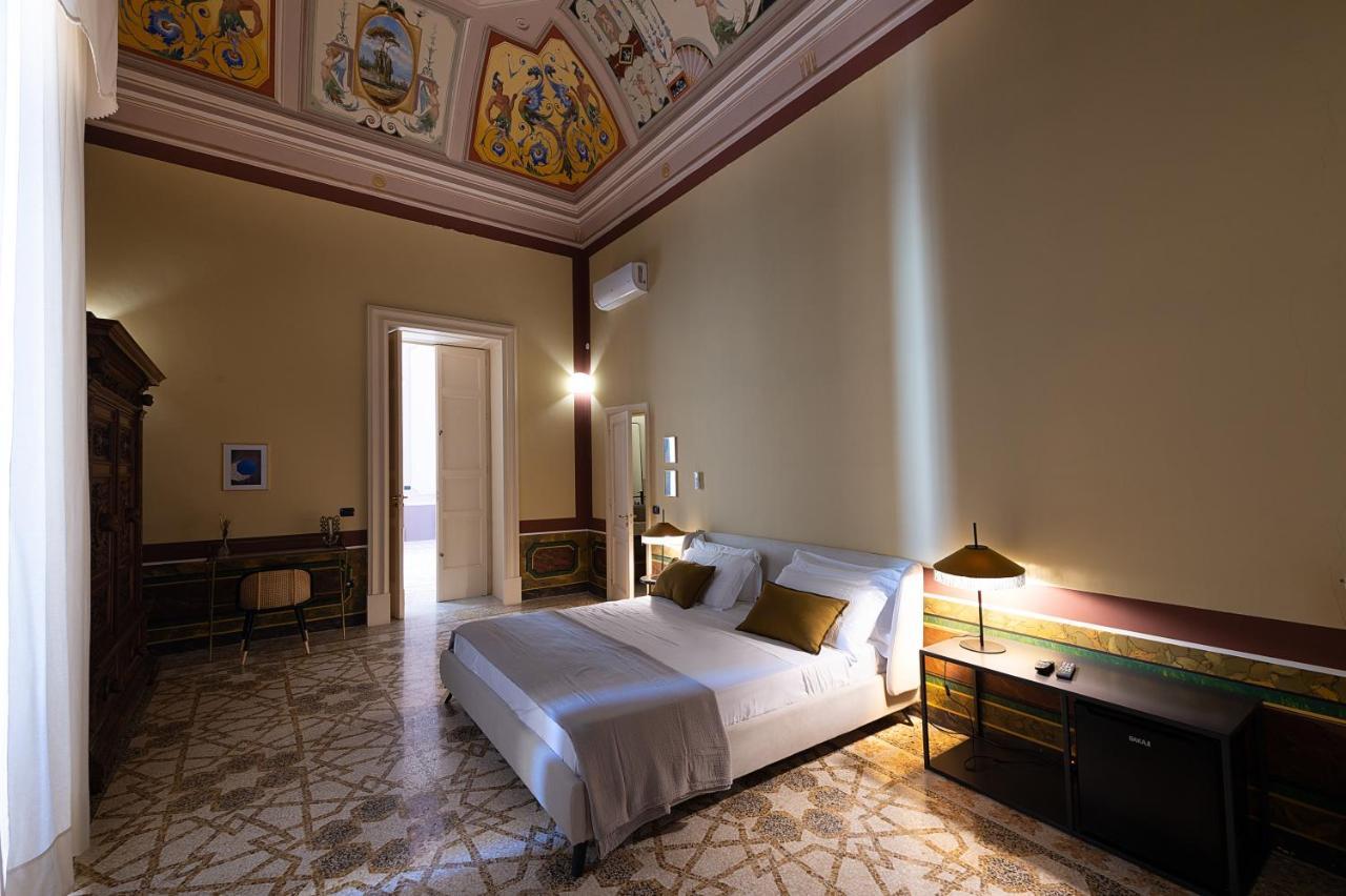 Bed and Breakfast Palazzo Francesco Grassi Aradeo Exterior foto