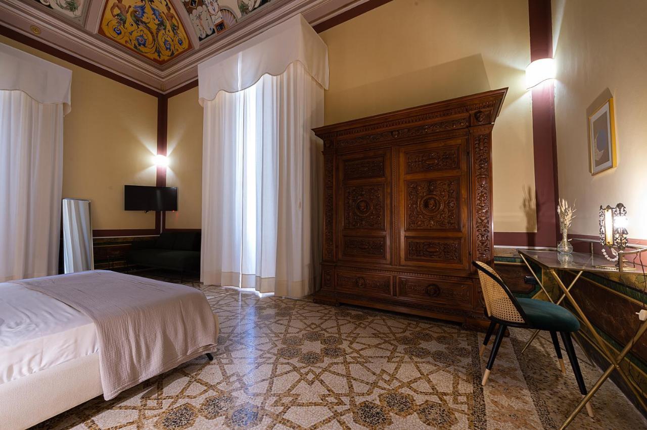 Bed and Breakfast Palazzo Francesco Grassi Aradeo Exterior foto
