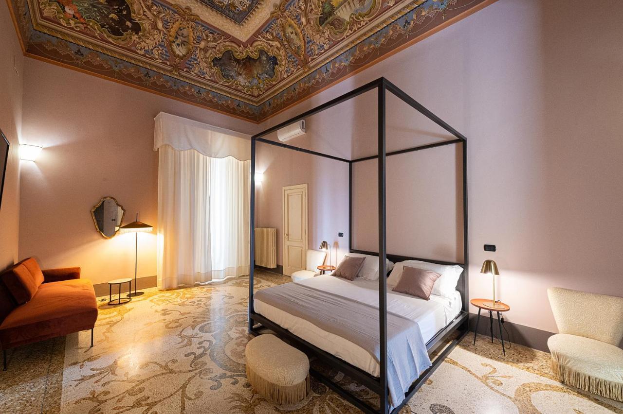 Bed and Breakfast Palazzo Francesco Grassi Aradeo Exterior foto