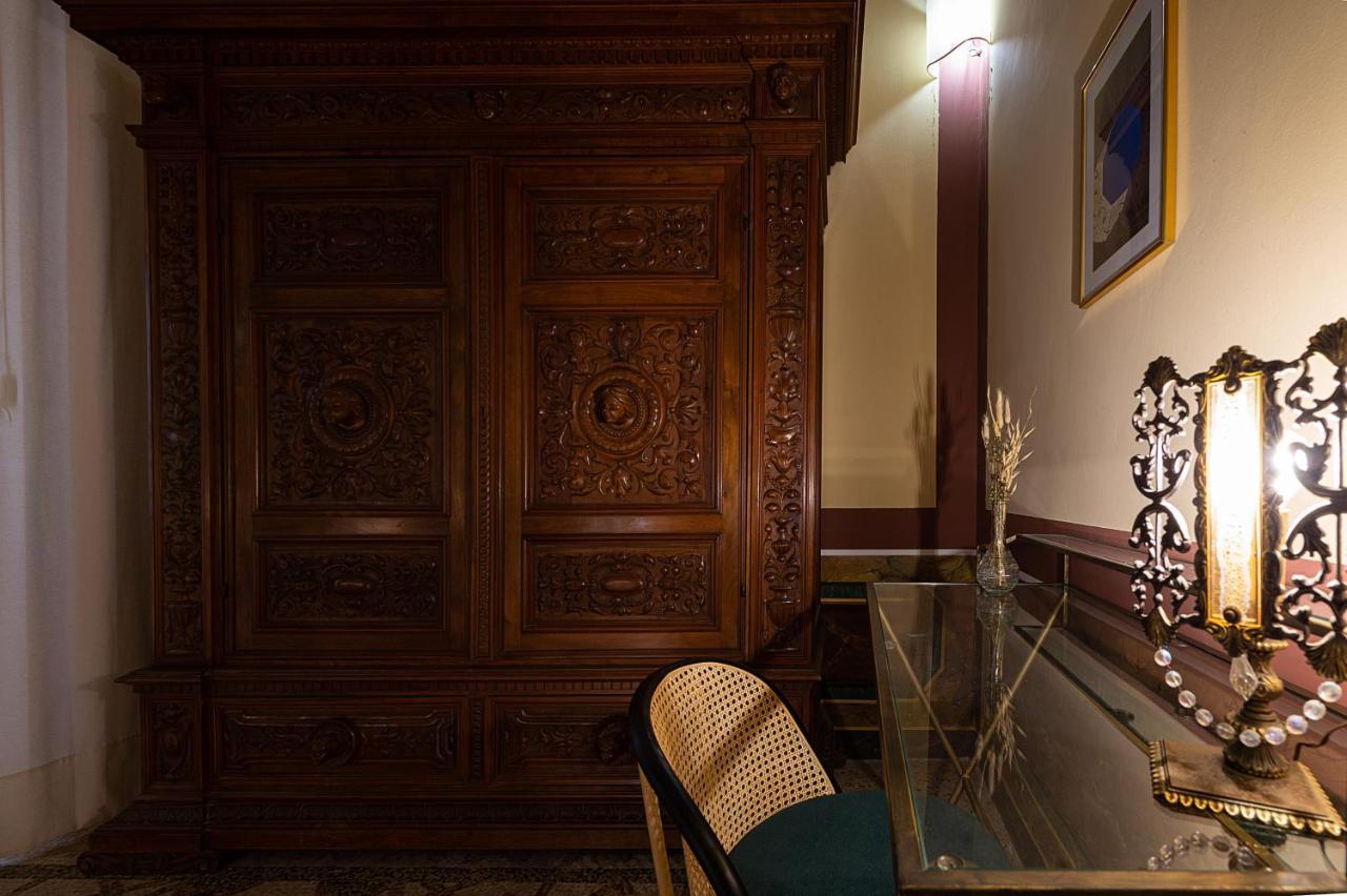 Bed and Breakfast Palazzo Francesco Grassi Aradeo Exterior foto
