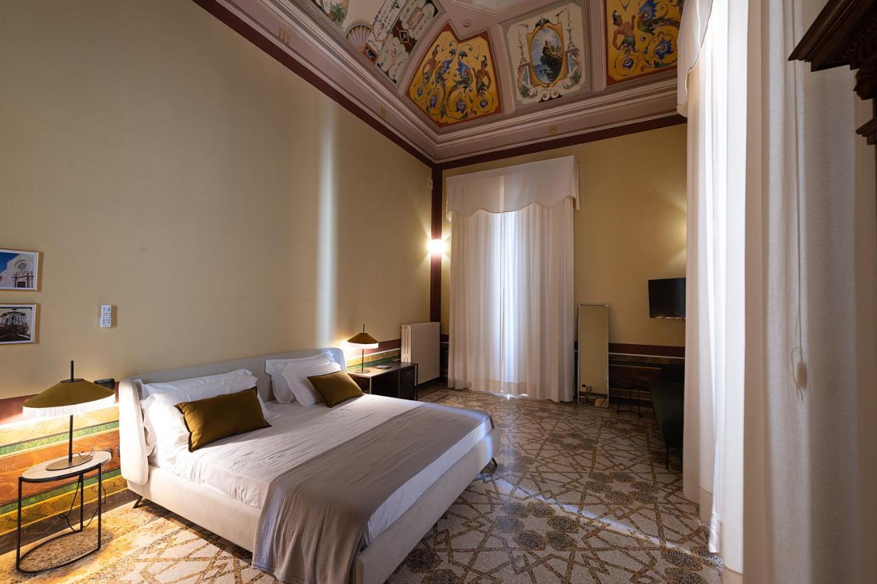 Bed and Breakfast Palazzo Francesco Grassi Aradeo Exterior foto